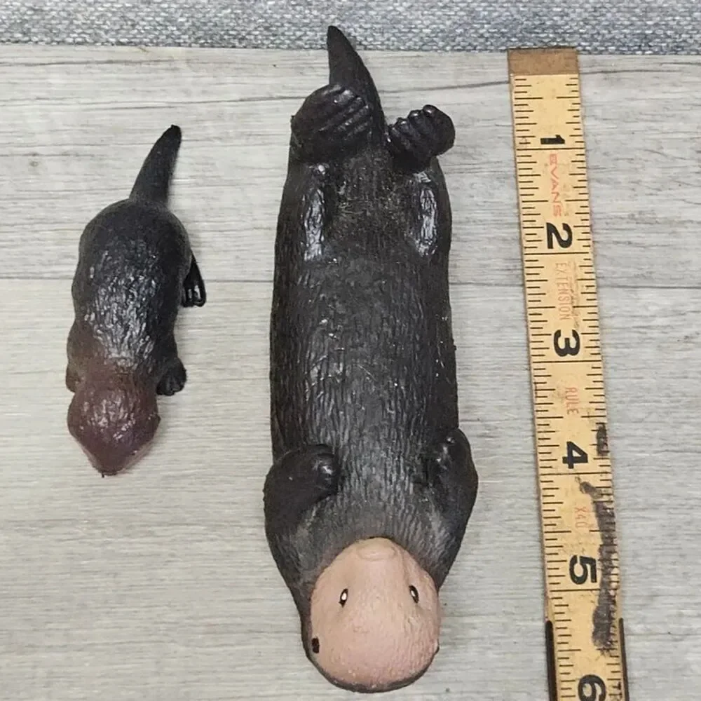 Sea Otter Figures/Enhydra Lutris mother and baby - Super Cute !